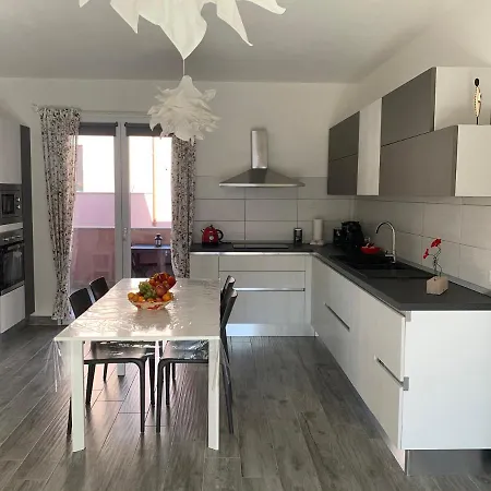 Semesterbostad Tulipano House - Key To Valledoria (Sardinia)